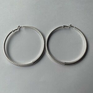 Marlyn Schiff Textured Silver Hoop Earrings with Classic Design